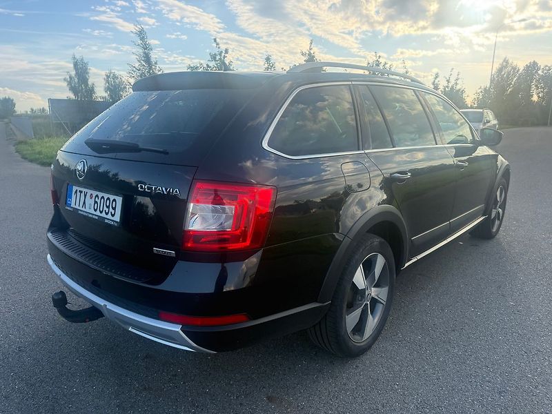 Škoda Octavia 2,0 TDI SCOUT 4X4 DSG TZ - fotka 5 z 18