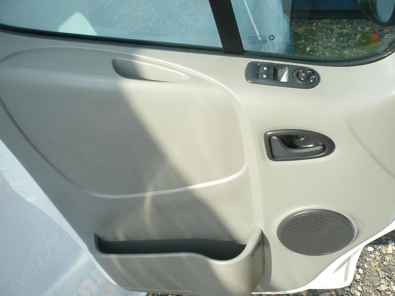 Opel Vivaro 2.0DCI 66Kw Klima L1H1 - fotka 13 z 21