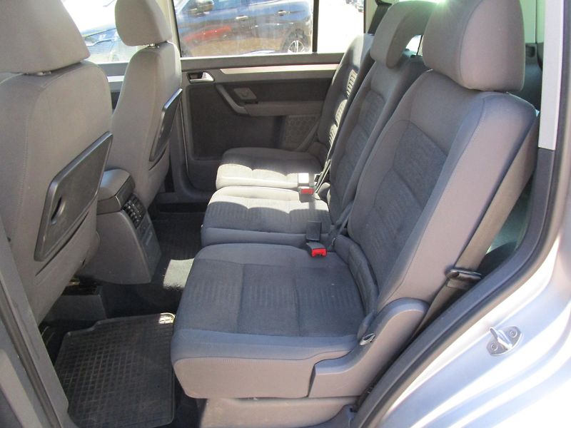Volkswagen Touran 2,0i-80KW-POHON BENZÍN+ CNG - fotka 8 z 13