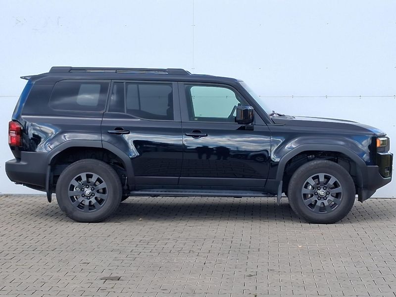 Toyota Land Cruiser 2.8 D-4D 6AT Invincible - fotka 8 z 27