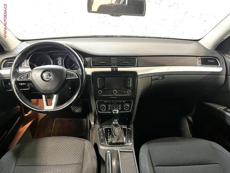 Škoda Superb (2014) 2.0 TDi, Exclusive, DSG - fotka 8 z 16