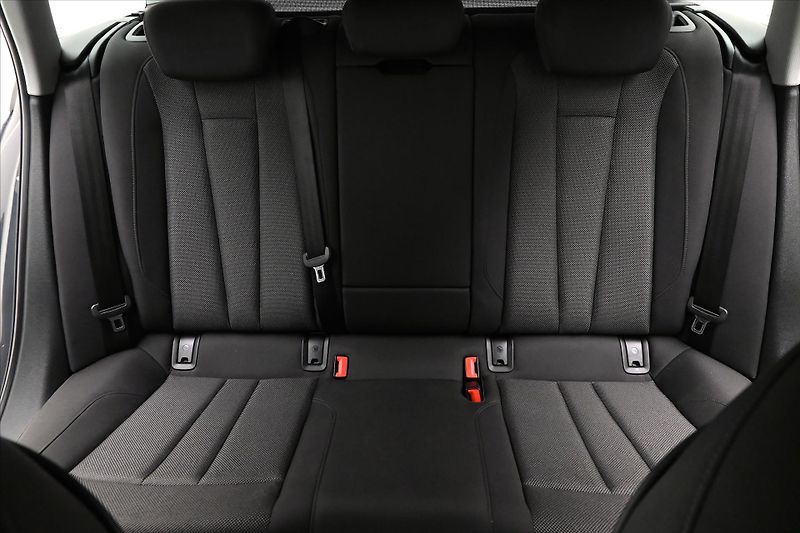 Audi A4 2,0 TDI 120kW DSG Avant Záruka - fotka 28 z 31