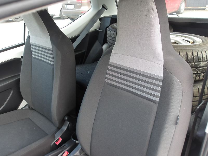 Volkswagen up! 1,0i Výbava Pěkny ! - fotka 17 z 21