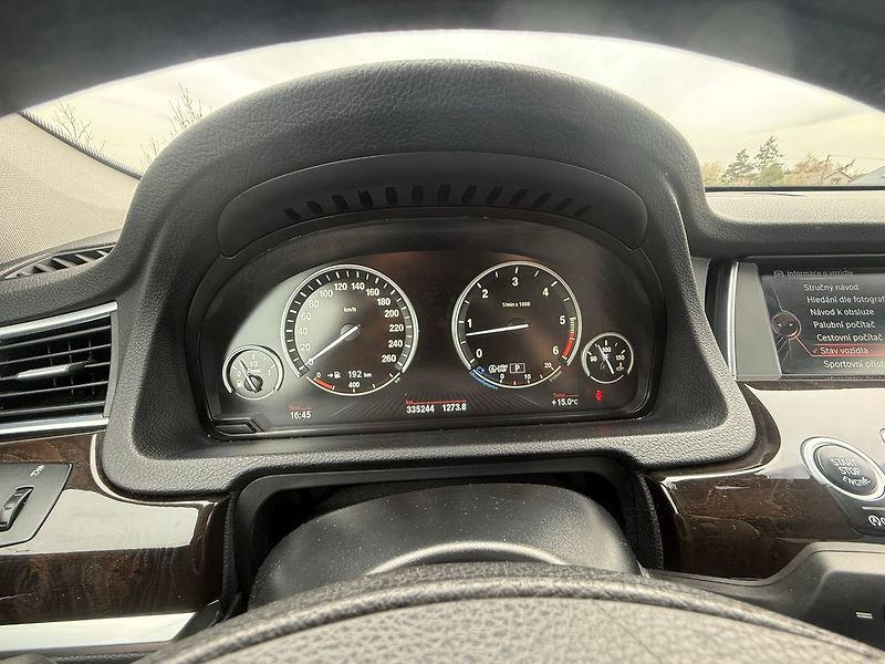 BMW Řada 5 530 GT X-DRIVE - fotka 17 z 23
