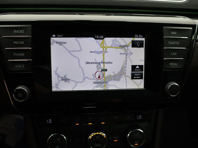 Škoda Superb 2,0 TDI 110kW DSG CZ L&K - fotka 24 z 35