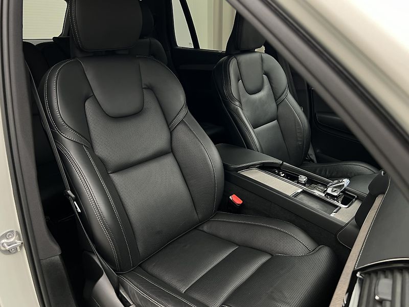 Volvo XC90 B5 AWD INSCRIPTION AUT 1. maj. - fotka 20 z 47