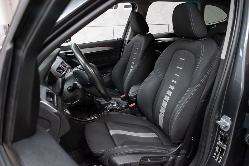 BMW X1 xDrive20d Sport Line*HEAD-UP* - fotka 10 z 42