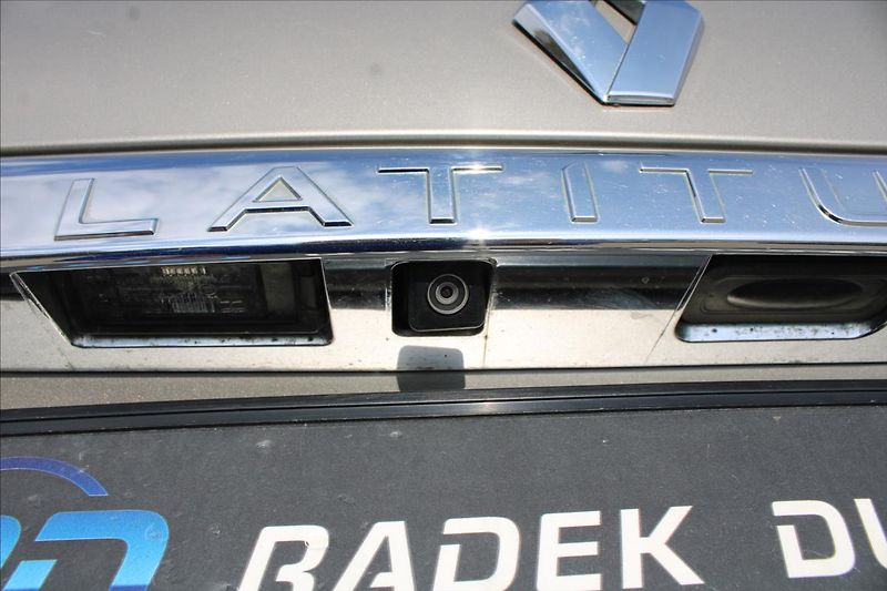 Renault Latitude 2,0 dCi  NOVÉ V ČR,AUTOMAT - fotka 25 z 30