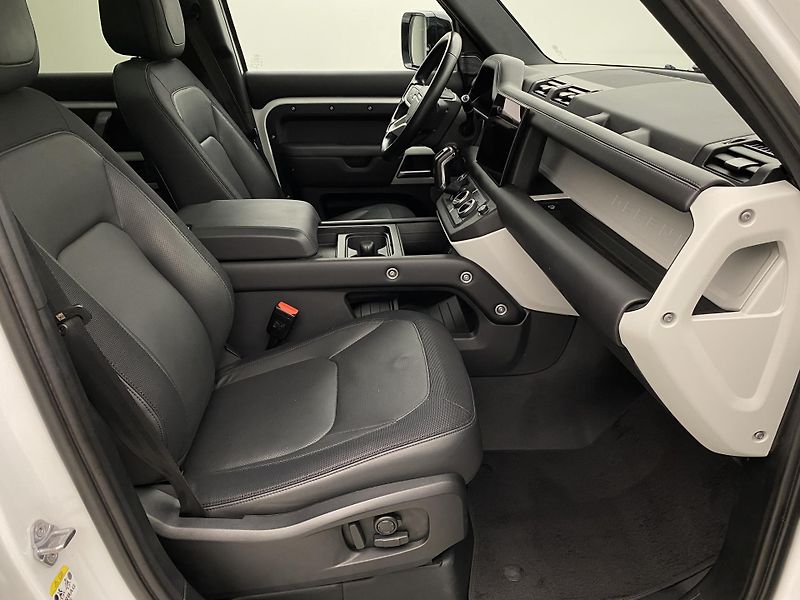 Land Rover Defender P400 X-DYNAMIC HSE AWD CZ - fotka 22 z 46