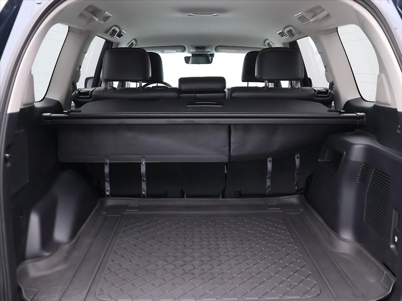 Toyota Land Cruiser 2,8 D-4D 150KW CZ 1.MAJ 4X4 - fotka 10 z 40