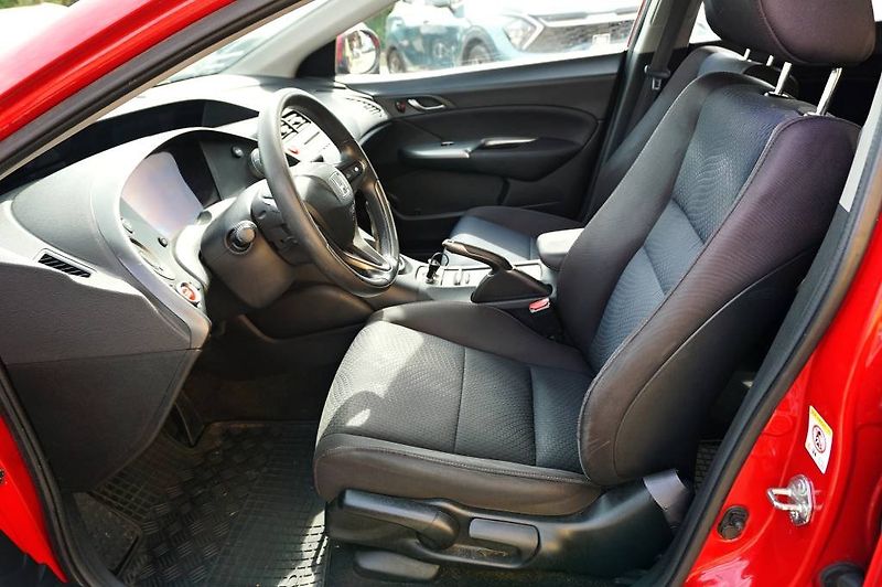 Honda Civic (2011) 1,4i- Vtec 73 kW - fotka 21 z 27