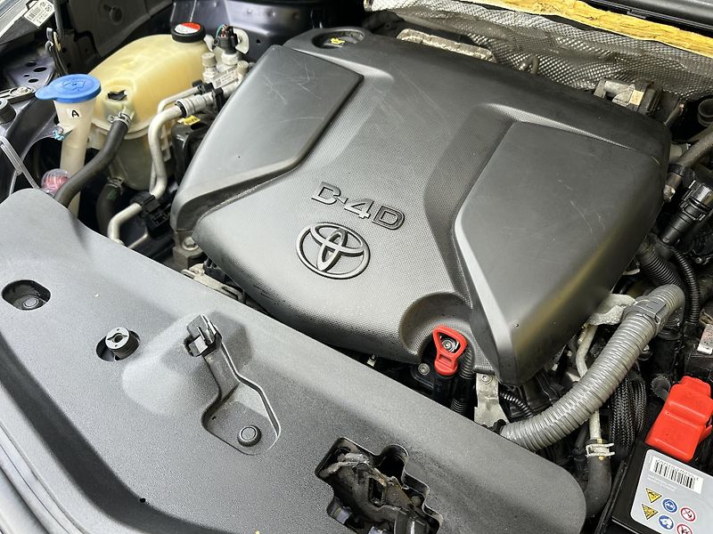 Toyota Verso (2015) 1.6D-4D/82kW * 1.Maj. TZ* PANO - fotka 31 z 35