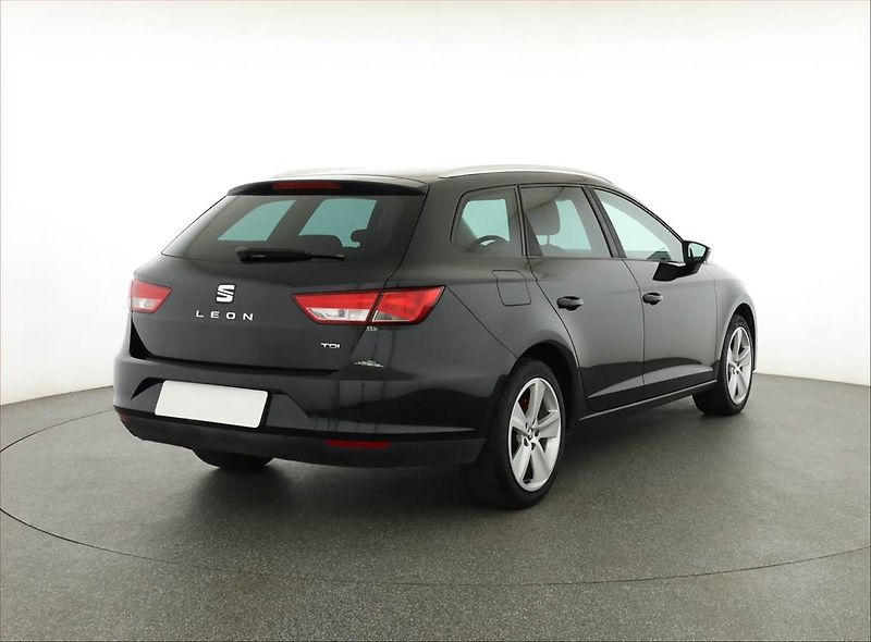 Seat Leon (2014) 1.6 TDI, Navi, Tempomat - fotka 5 z 14