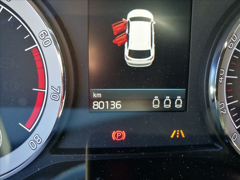 Škoda Karoq 1,5 TSI DSG - fotka 7 z 24