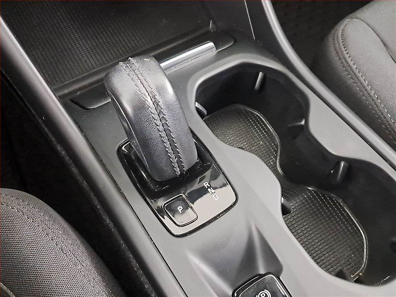 Volvo XC40 (2020) T3 - fotka 13 z 17