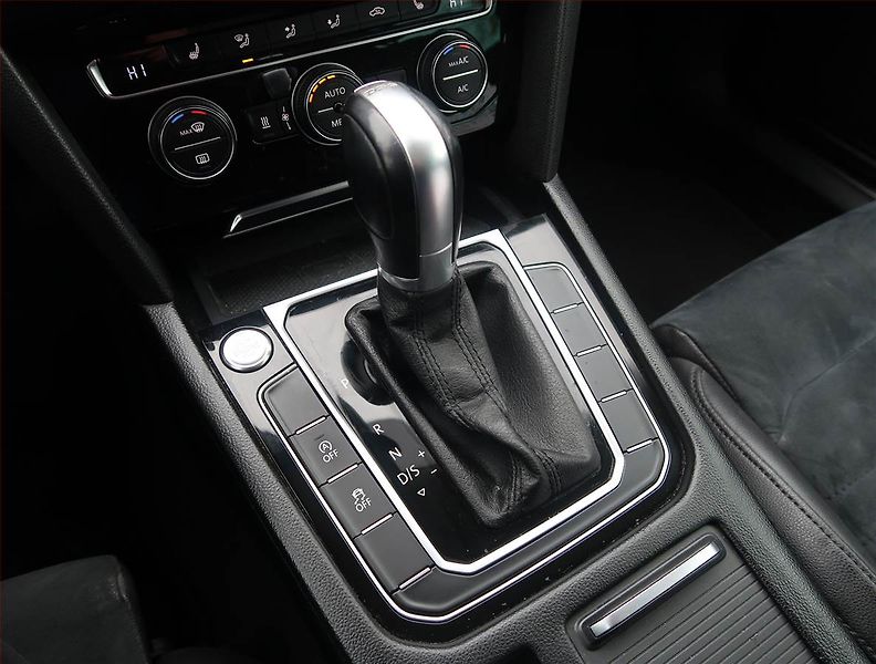 Volkswagen Passat (2016) 2.0 TDI, Automat, Navi - fotka 13 z 23
