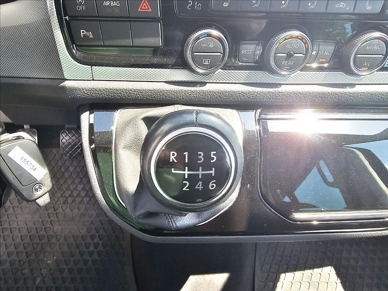 Volkswagen Multivan 2,0TDi 110KW 4X4 Highline - fotka 16 z 39