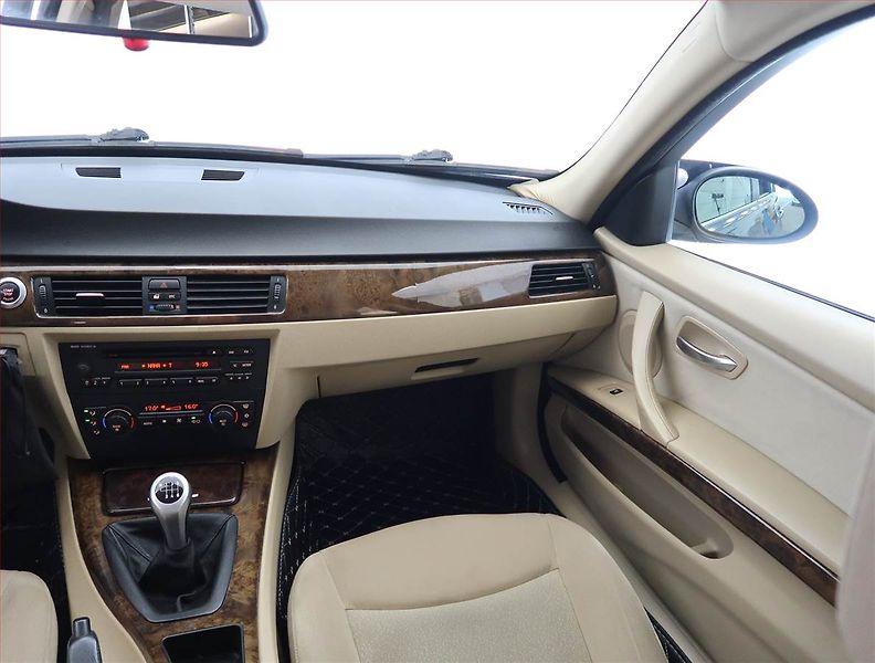BMW Řada 3 (2005) 320 i, po STK, jezdí dobře - fotka 8 z 16