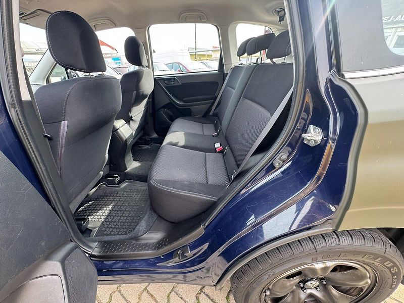 Subaru Forester (2014) 4x4 2,0i 110KW STK ITÁLIE - fotka 38 z 49