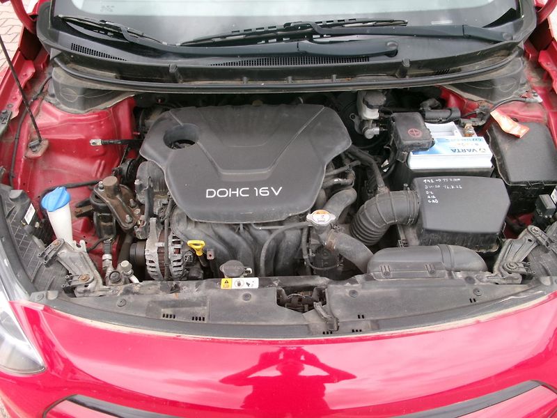 Hyundai i30 (2012) 1,6 16V KLIMA TEMP ČR - fotka 26 z 26