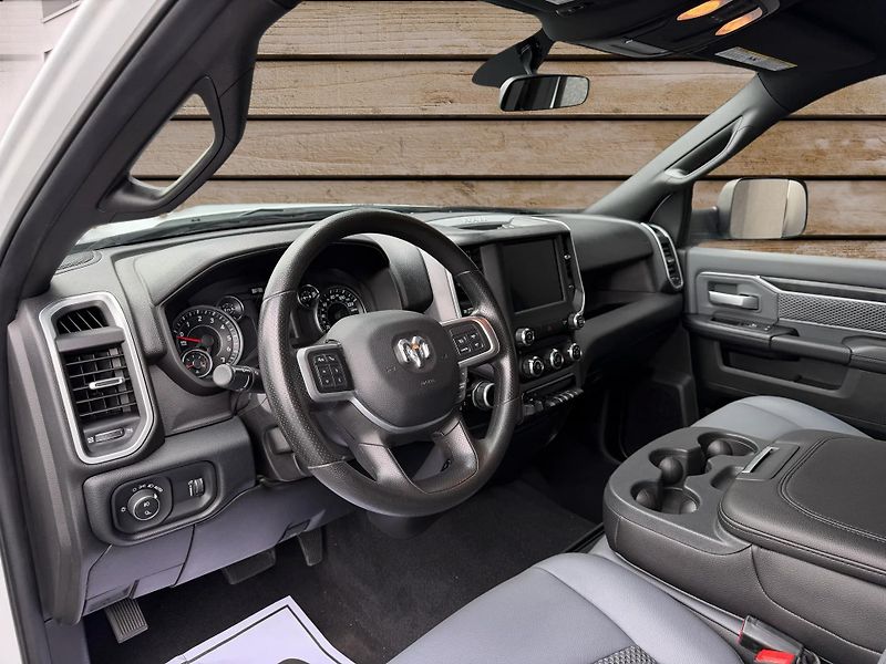 Dodge RAM (2022) +2500+HEMI+OFFROAD PAKET+LPG+ - fotka 14 z 20