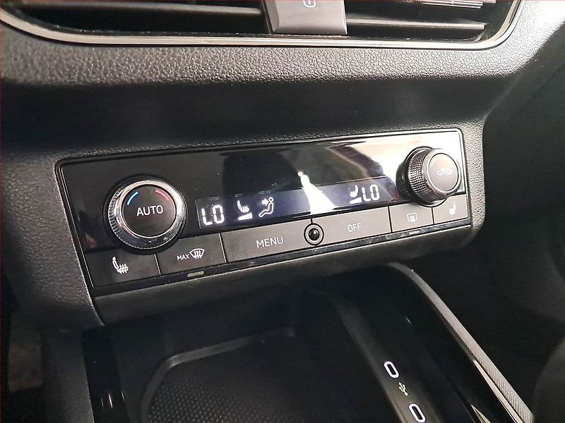 Škoda Scala (2020) Style 1.0 TSI, Serv.kniha - fotka 15 z 19