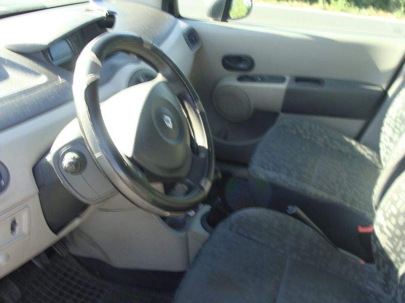 Renault Modus 1.6i, 65 kW, klima, tažné - fotka 8 z 19