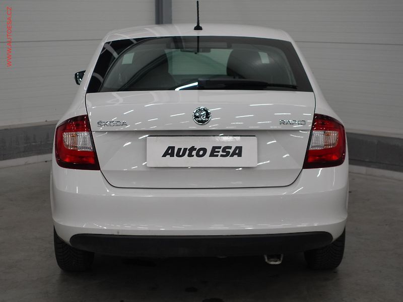Škoda Rapid (2017) 1.0TSI, ČR, AC, park.asist - fotka 5 z 16