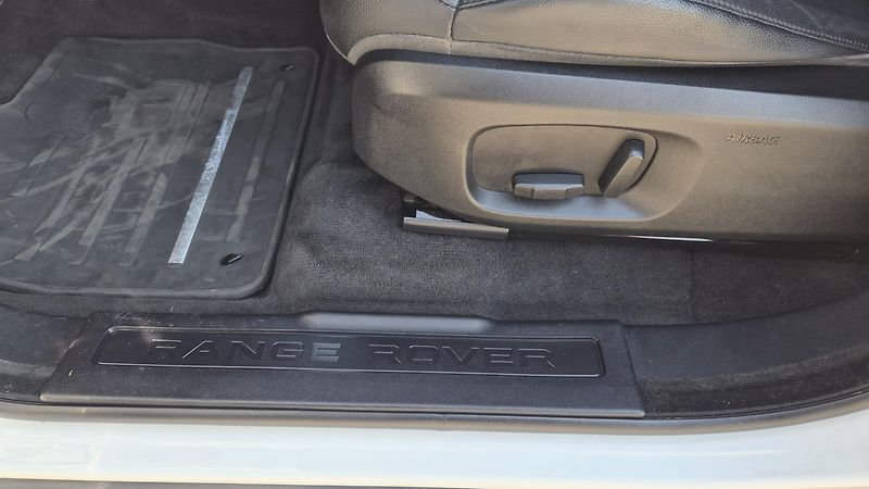 Land Rover Range Rover Evoque 2.0D 4X4 9.Kvalt AUT, DPH! TOP - fotka 21 z 29