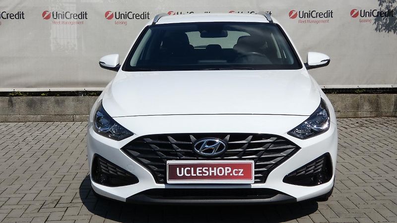 Hyundai i30 Kombi 1.5 T-GDI mHEV Family Co - fotka 2 z 22