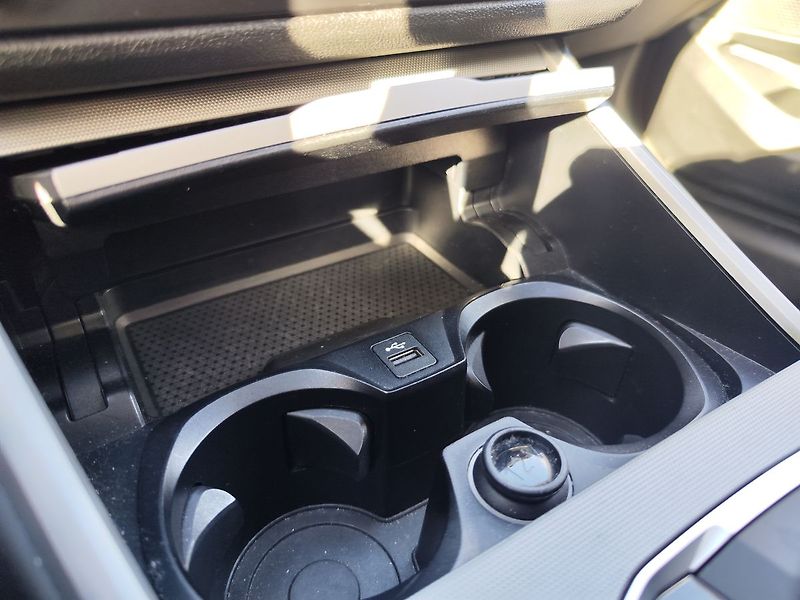 BMW Řada 3 E330/215kW Sportline AT PHEV - fotka 25 z 34