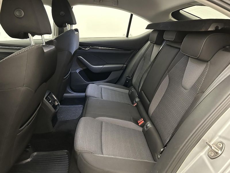 Škoda Octavia 2.0 TDI Ambition Plus Extra - fotka 15 z 21