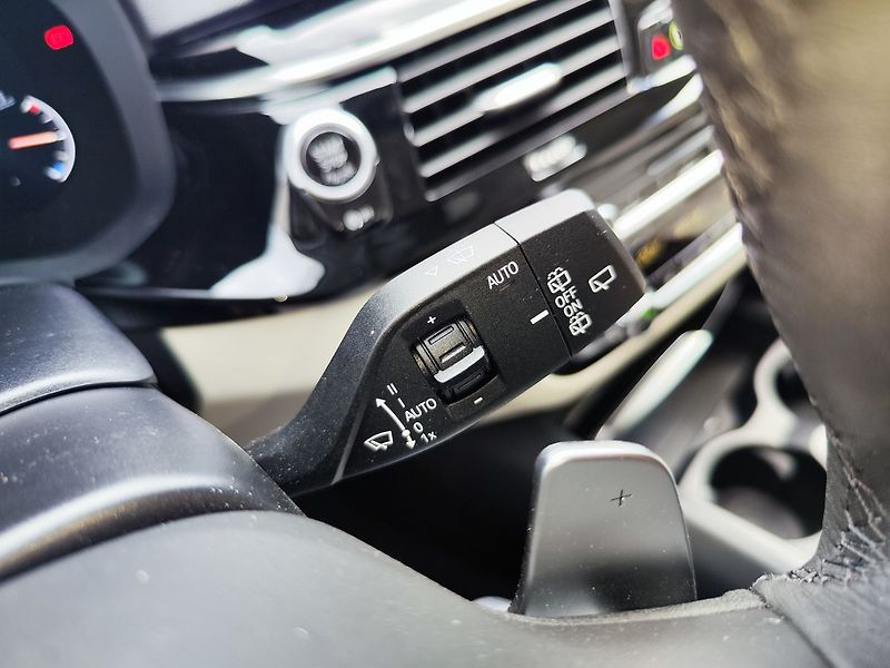 BMW Řada 5 520d/140kW Sportline - fotka 29 z 34