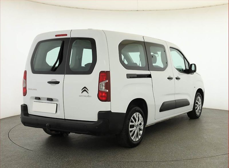 Citroën Berlingo (2023) Maxi Live Pack 1.2 PureTech - fotka 5 z 16