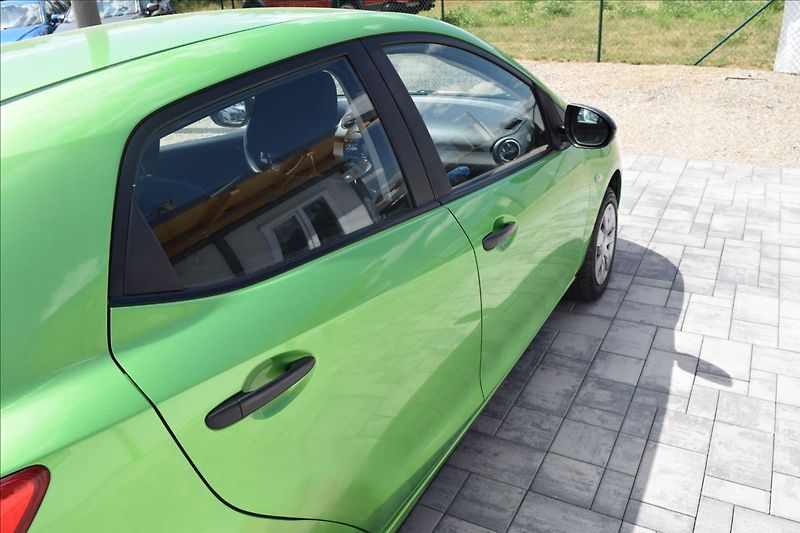 Mazda 2 1,4 I 55KW NOVÁ STK KLIMA - fotka 10 z 39