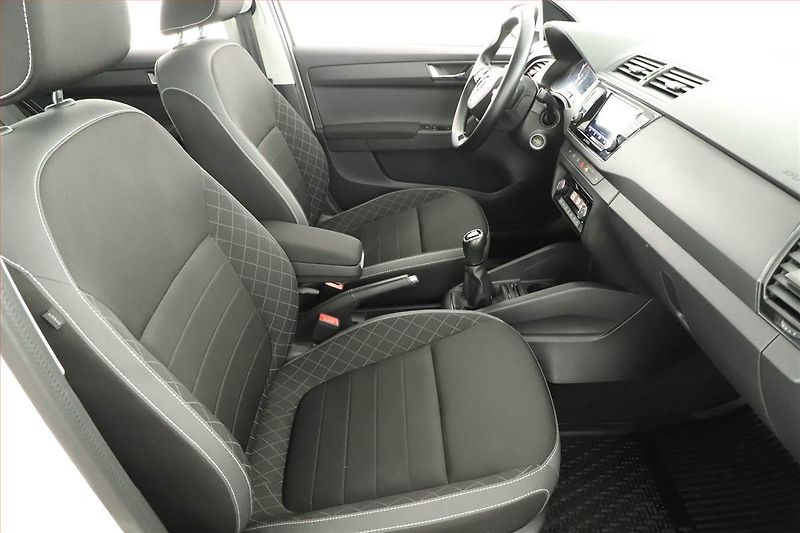 Škoda Fabia (2022) Ambition 1.0 TSI, ČR,1.maj - fotka 7 z 17