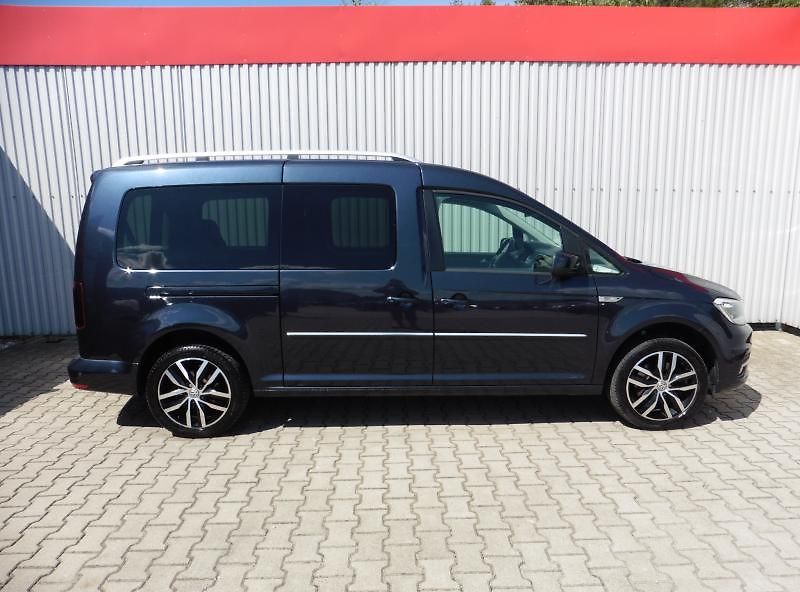 Volkswagen Caddy Maxi 1,4 TSI DSG Highline 7.mí - fotka 4 z 13