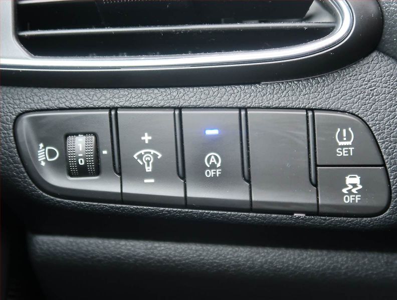 Hyundai i30 (2021) 1.0 T-GDI, Serv.kniha - fotka 16 z 19