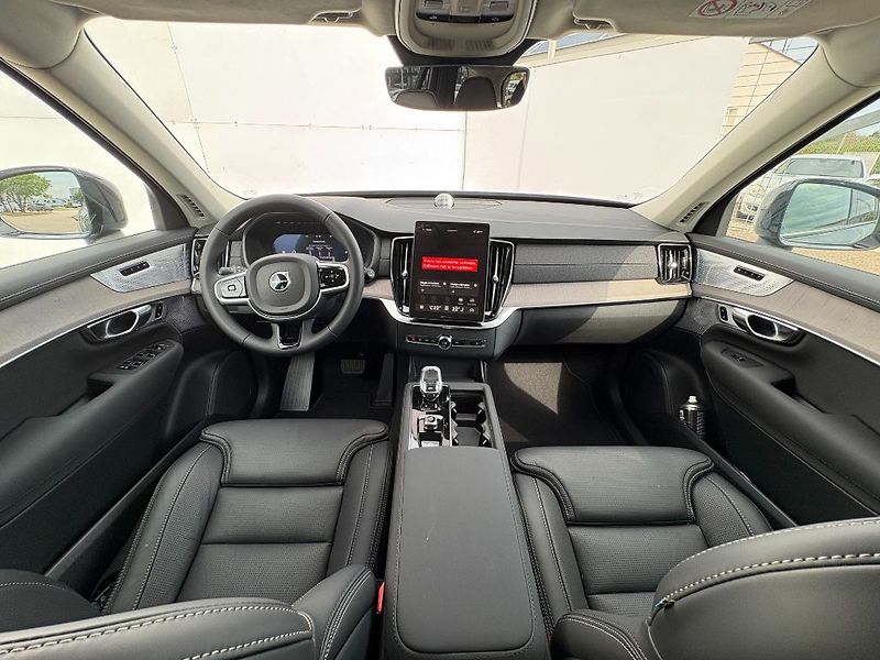 Volvo XC90 Plus B5 184kW - fotka 10 z 22