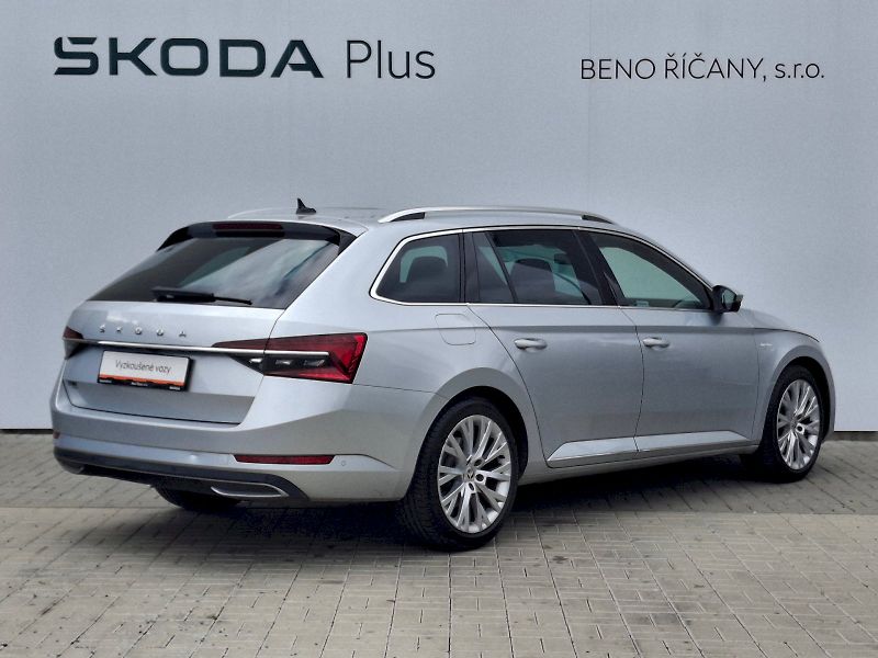 Škoda Superb (2023) Combi L&K DSG 2,0TDi 147kW - fotka 2 z 35
