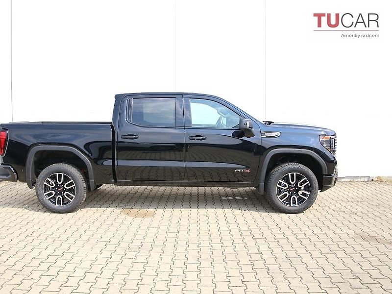 Chevrolet Silverado (2026) ZR2 6.2 V8  - fotka 3 z 48