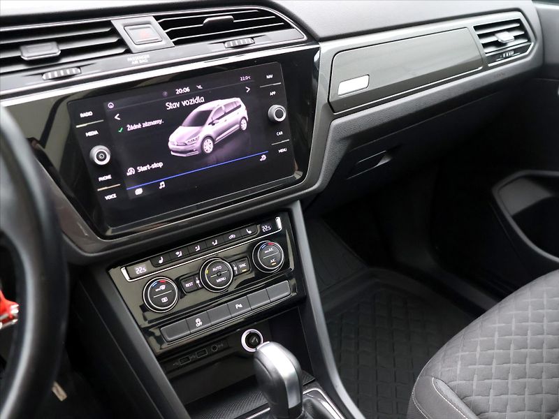 Volkswagen Touran 2,0 TDI 110kW Highline DSG - fotka 24 z 39