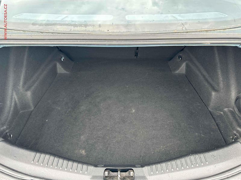 Ford Mondeo (2009) 2.2TDCi, Xenon, AC - fotka 7 z 15