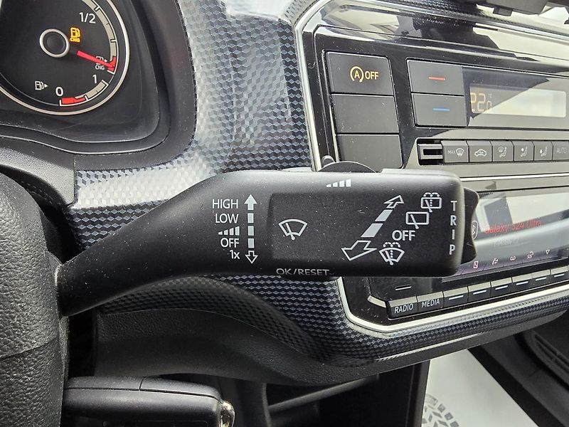 Volkswagen up! CNG KAMERA + DIGIKLIMA ČR - fotka 22 z 28