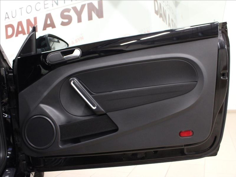 Volkswagen Beetle 1,2 TSI Cup TOP STAV - fotka 11 z 35