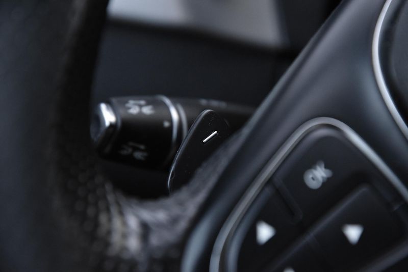 Mercedes-Benz GLE 350 d 4MATIC FACE,NAVI,LED,ČR - fotka 14 z 51