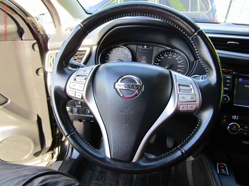 Nissan Qashqai (2016) 1.6DIG-T, ČR, AC, kamera - fotka 17 z 18