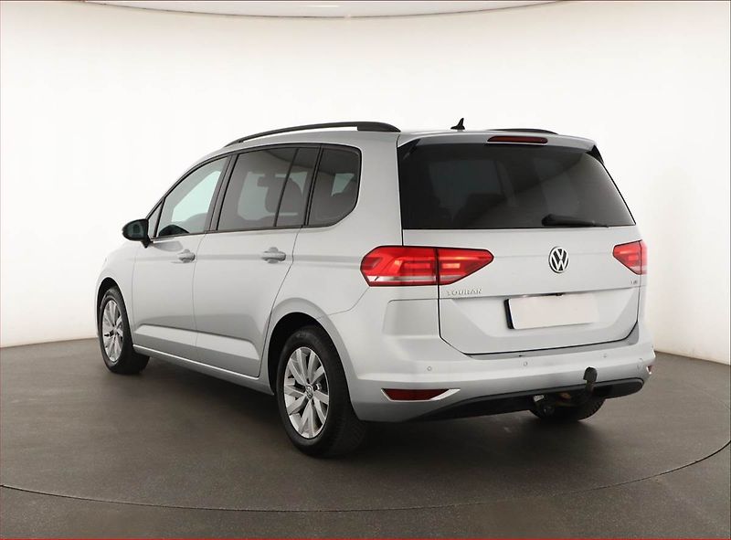 Volkswagen Touran (2017) 1.6 TDI, Navi, Tempomat - fotka 4 z 21