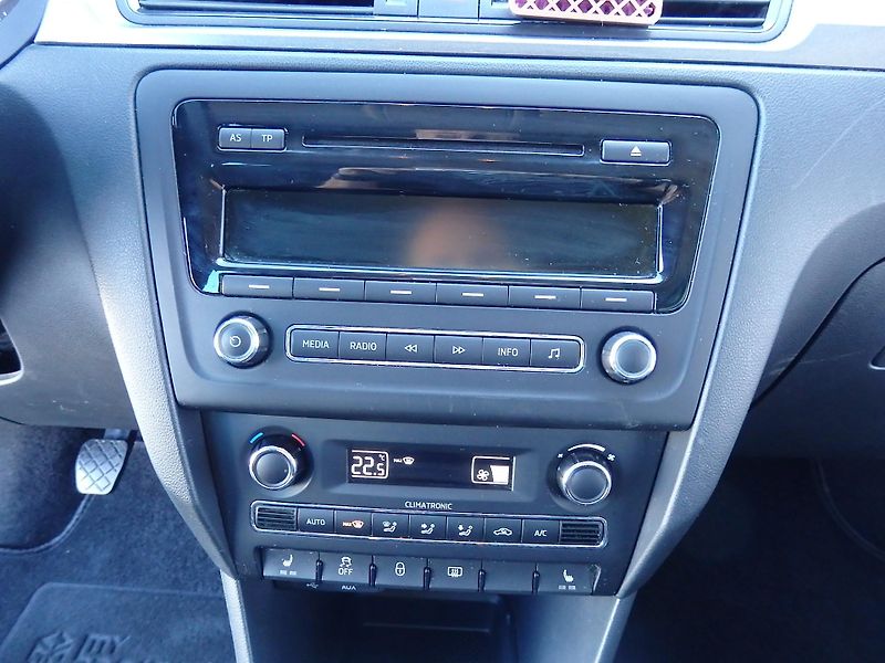 Škoda Rapid 1.2 TSI 63 kW DIGI. KLIMA - fotka 13 z 16