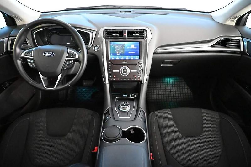 Ford Mondeo (2022) 2.0 LED ACC SONY 8AT Tažné ECO - fotka 12 z 36